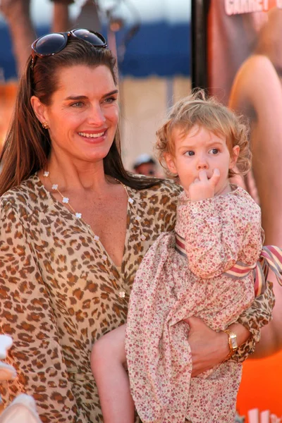 Brooke Shields y su hija — Foto de Stock