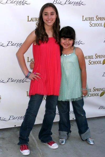 Kayla Esposito and Kiana Esposito at the 4th annual 2008 CARE Awards presented by the BizParents Foundation. Universal Studios, Universal City, CA. 04-13-08 — Stock Photo, Image