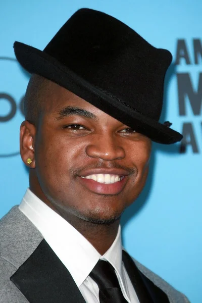 Ne-yo トラック プレス ルーム 2007 年アメリカ音楽賞で。ノキア センター、ロサンゼルス、ca. 07/11/18 — ストック写真