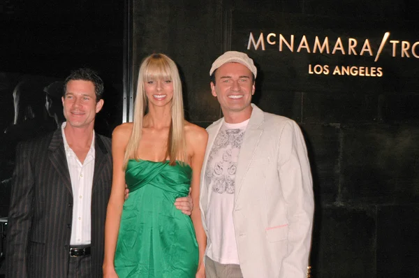 Dylan Walsh with Taylor Erickson and Julian McMahon at a media event promoting Nip Tuck's move from Miami to Los Angeles. Hollywood and Highland Center, Hollywood, CA. 10-25-07 — Stock Photo, Image