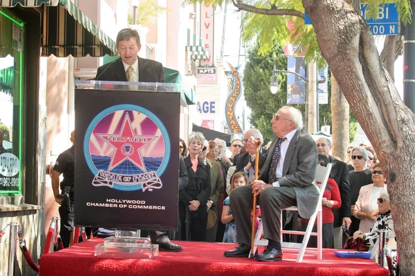 Leron Gubler e Sherwood Schwartz — Foto Stock