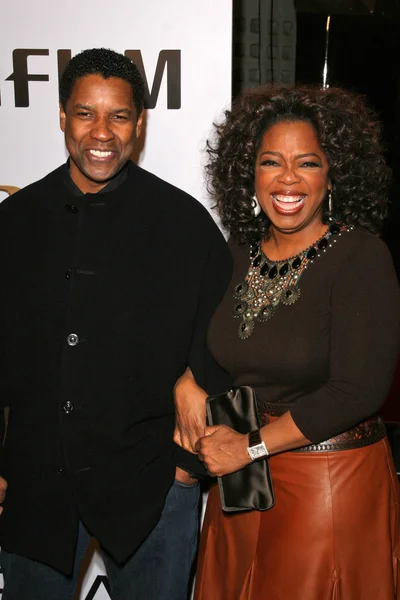Denzel washington ve oprah winfrey "büyük münazaracılar" los angeles galasında. Arclight cinerama kubbesi, hollywood, ca. 12-11-07 — Stok fotoğraf