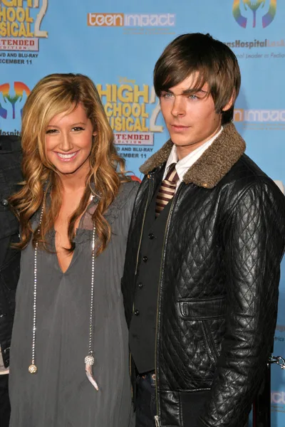 Ashley Tisdale, Zac Efron — Stock Photo, Image