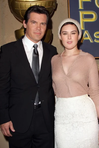 Josh Brolin and Rumer Willis at the press conference to announce that the 2008 Miss Golden Globe is Rumer Willis. The Beverly Hilton Hotel, Beverly Hills, CA. 11-14-07 — Stock Fotó