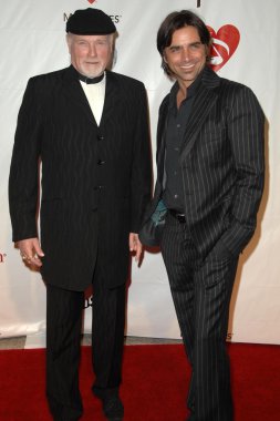 sevgi ve john stamos mike