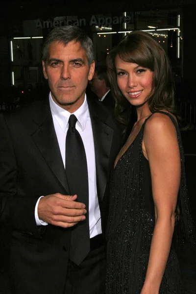 George Clooney and Sarah Larson — Stock Photo, Image