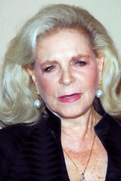 Lauren Bacall na časopis Elle 14 roční ženy v Hollywood Party. Four Seasons Hotel, Beverly Hills, Ca. 10-15-07 — Stock fotografie