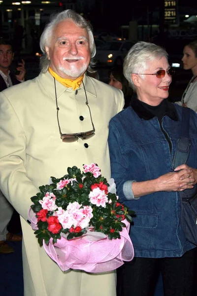 Marty ingels und Shirley jones bei der Premiere von "into the wild". Directors Guild of America, los angeles, ca. 18.09.07 — Stockfoto