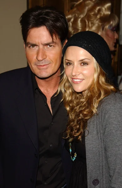 Charlie Sheen and Brooke Allen at the 5th Annual Best In Drag Show, Fundraiser for Aid for AIDS. Orpheum Theatre, Los Angeles, CA. 10-14-07 — Φωτογραφία Αρχείου
