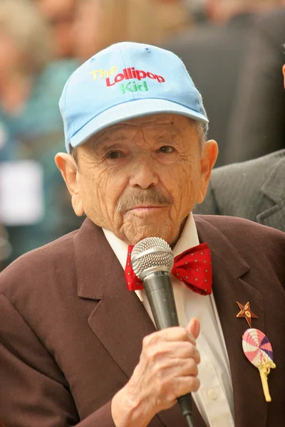 Jerry Maren at a ceremony honoring the Munchkins with a star on the Hollywood Walk of Fame. Hollywood Boulevard, Hollywood, CA. 11-20-07 — Stockfoto