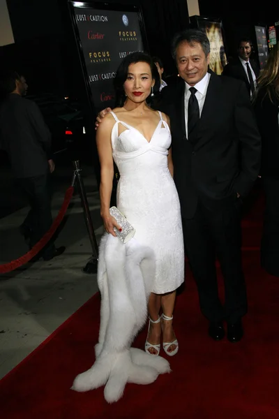 Joan Chen and Ang Lee at the Los Angeles Premiere of "Lust Caution". Academy of Motion Picture Arts and Sciences, Beverly Hills, CA. 10-3-07 — Stock Photo, Image