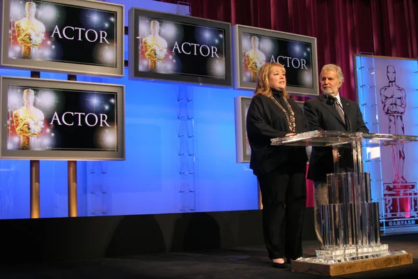 Kathy Bates et Sidney Ganis à la 80e annonce annuelle des nominations aux Oscars. Samuel Goldwyn Theater, Academy of Motion Pictures Arts and Sciences, Beverly Hills (Californie). 22-01-08 — Photo