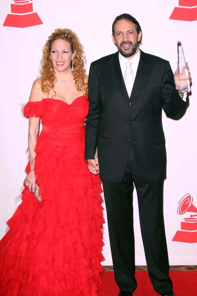 Nora Vega and Juan Luis Guerra — Stockfoto