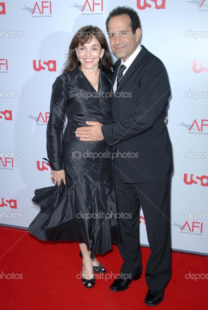 Brooke adams ve tony shalhoub.