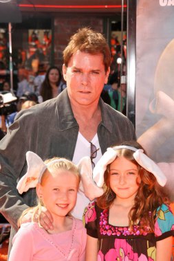 Ray Liotta and family