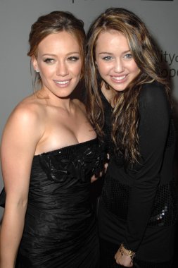 Hilary duff ve yaşam 2007 ruhu, miley cyrus ödül akşam yemeği hilary duff tarafından ev sahipliği yaptı. Pasifik Tasarım Merkezi, west hollywood, ca. 09 / 27 / 07