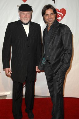 sevgi ve john stamos mike