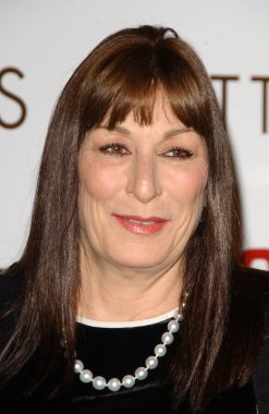Anjelica Huston