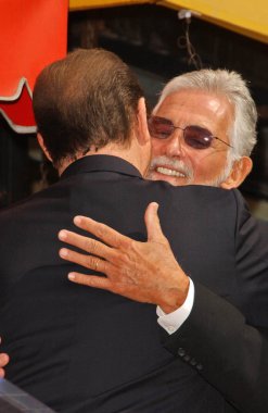 Roger moore ve david hedison