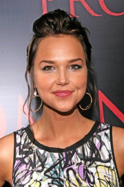 Arielle kebbel