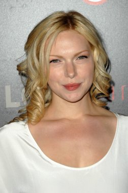 Laura prepon