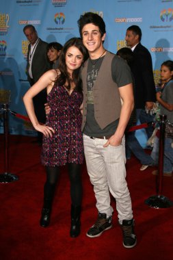 Lucy hale ve david henrie