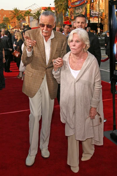 Stan lee och joan lee — Stockfoto