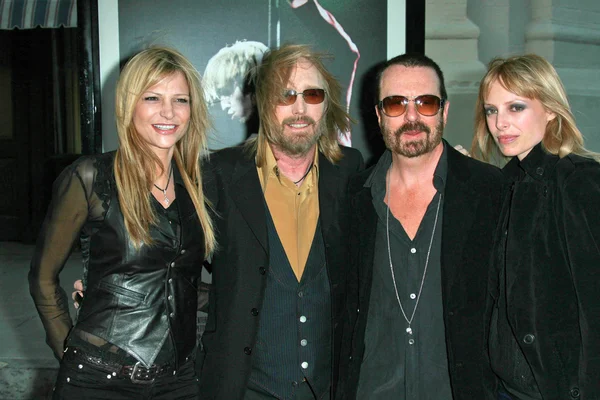 Tom Petty e moglie Dana con David A. Stewart e moglie Anoushka — Foto Stock