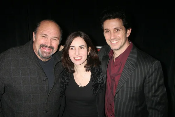 Robert Costanzo with Vida Ghaffari and Ronnie Marmo — Stock Photo, Image