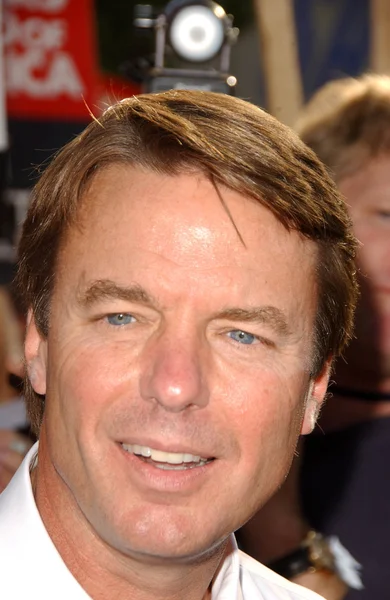 John Edwards at the Writers Guild of America Picket Line in front of NBC Studios. Burbank, CA. 11-16-07 — Stock Photo, Image