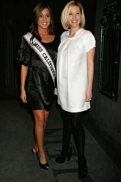 Miss California USA Raquel Beezley and Shanna Moakler — Zdjęcie stockowe