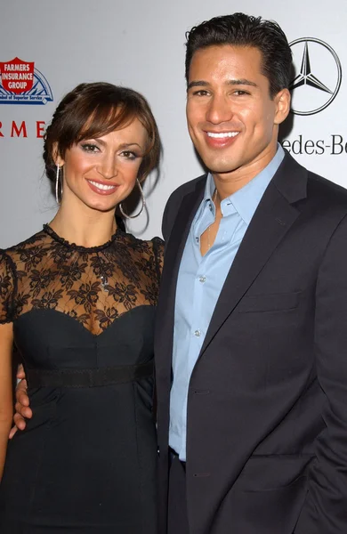 Mario Lopez and Karina Smirnoff at the PADRES Contra El Cancer 7th Annual Fund Raising Gala. The Lot, West Hollywood, CA. 10-18-07 — Stockfoto