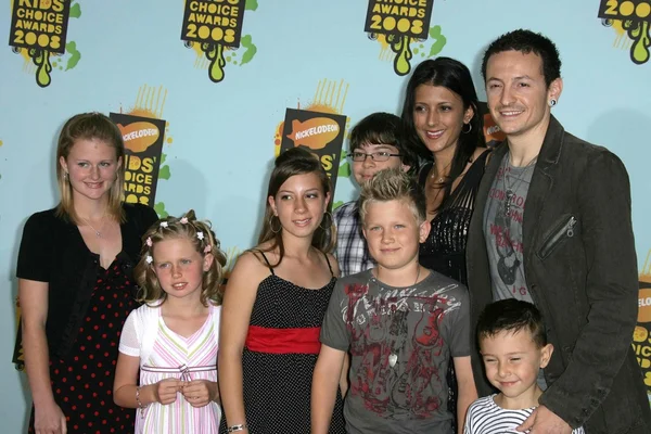 Chester bennington und familie — Stockfoto