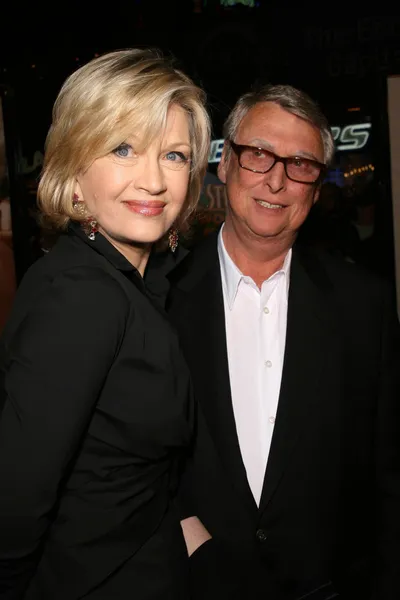 Diane Sawyer and Mike Nichols at the World Premiere of "Charlie Wilson's War". CityWalk Universal Studios, Universal City, CA. 12-10-07 — Stock Photo, Image