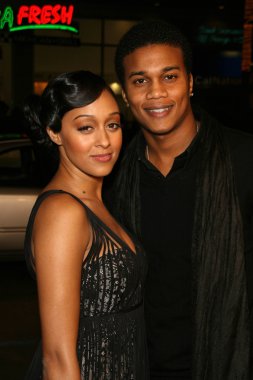Tia'yı mowry ve cory hardrict