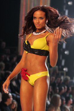 Noemie Lenoir at the 12th Annual Victorias Secret Fashion Show. Kodak Theatre, Hollywood, CA. 11-15-07