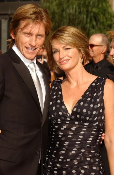 Denis Leary y Ann Lembeck llegan a los 59º Premios Emmy Anuales Primetime. The Shrine Auditorium, Los Ángeles, CA. 09-16-07 — Foto de Stock