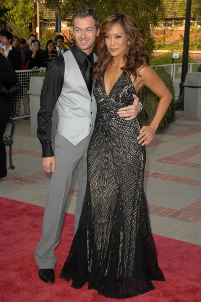 Carrie Ann Inaba y Artem Chigvinsev — Foto de Stock