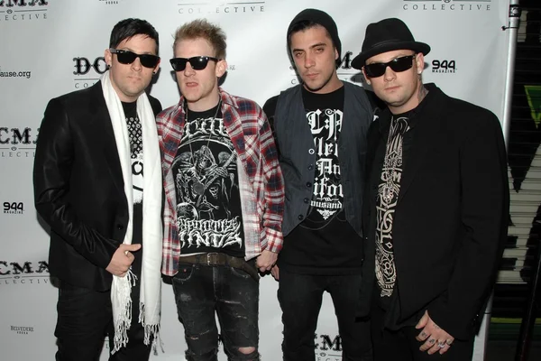 Joel Madden with Josh Madden and Benji Madden — Stockfoto