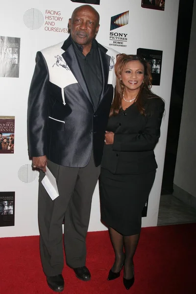 Louis Gossett Jr. and Mona Ibrahim — Stock Photo, Image