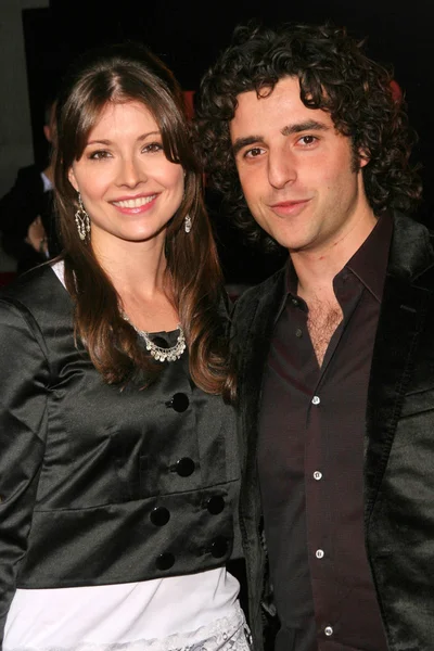 David Krumholtz i przyjaciel w Los Angeles premiera "Walk Hard Dewey Cox Story". Teatr chiński Grauman, Hollywood, CA. 12-12-07 — Zdjęcie stockowe