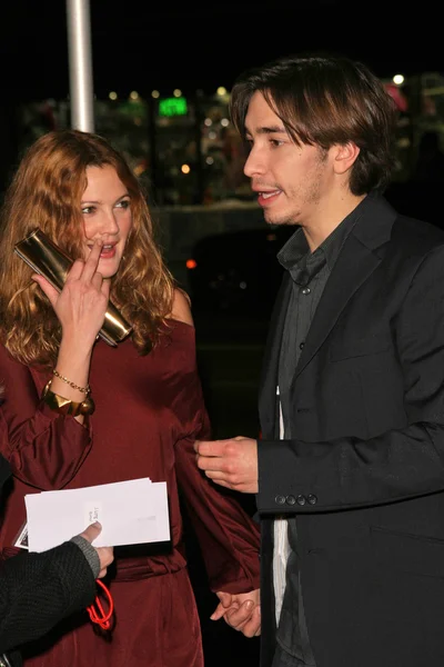 Drew barrymore och justin long — Stockfoto