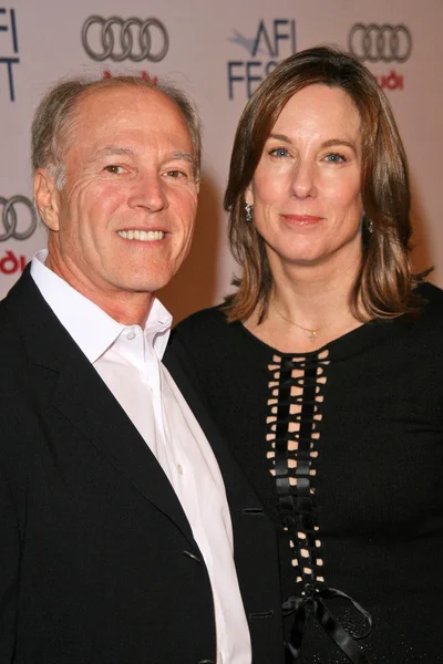 Frank Marshall i Kathleen Kennedy na AFI Fest 2007 prezentacja "Persepolis". AFI Fest Rooftop Village, Hollywood, CA. 11-10-07 w — Zdjęcie stockowe