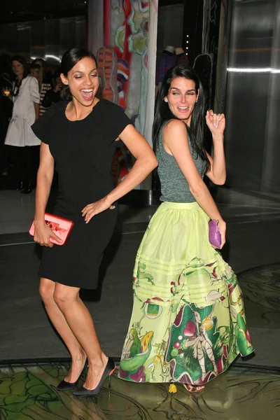 Rosario Dawson e Angie Harmon — Fotografia de Stock