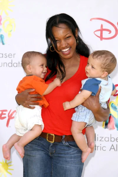 Garcelle Beauvais with sons Jax and Jaid — Stock Photo, Image