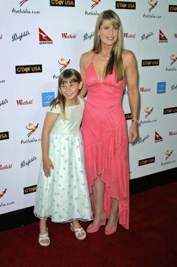 Terri Irwin ve kızı bindi