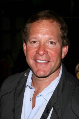 Steve Guttenberg