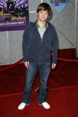 Jason Earles