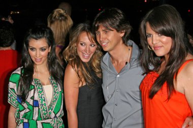 ile jonathan cheban ve khloe kardashian Kimberly kardashian ve haylie duff