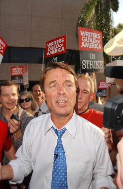 John edwards, Amerika grev çizgisini nbc studios önünde Yazarlar Birliği. Burbank, ca. 11-16-07
